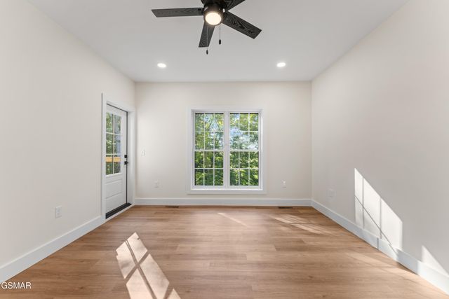 1430 Beechtop Lane, Kodak, TN 37764