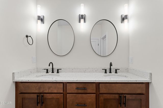 1430 Beechtop Lane, Kodak, TN 37764