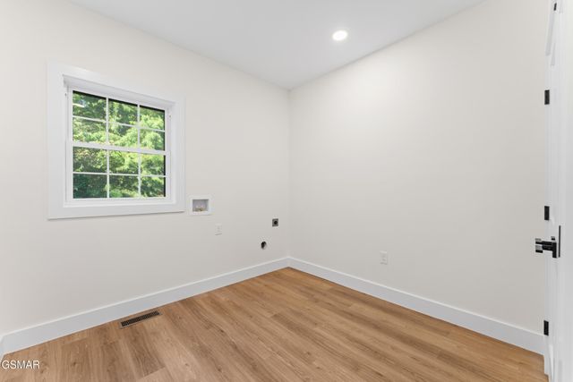 1430 Beechtop Lane, Kodak, TN 37764