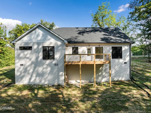1430 Beechtop Lane, Kodak, TN 37764