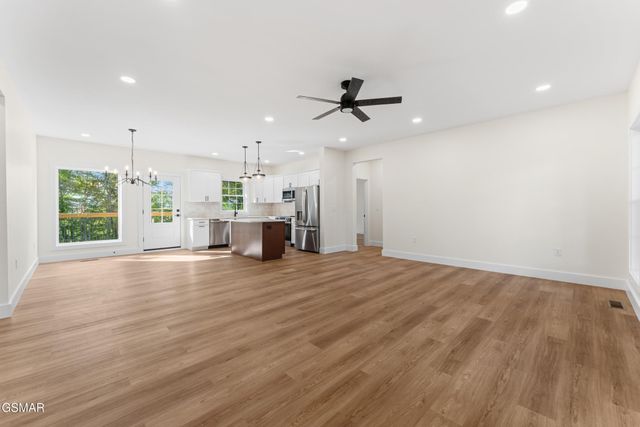 1430 Beechtop Lane, Kodak, TN 37764