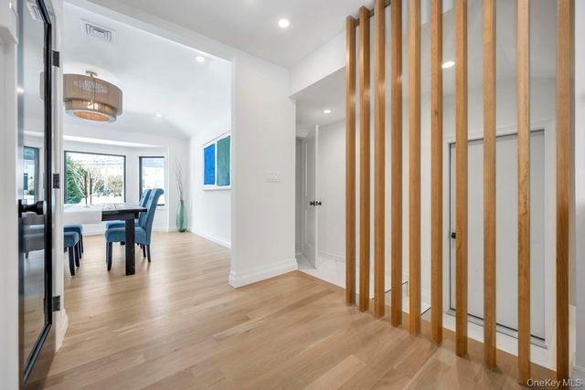 10 Lenape Road, Southampton, NY 11968