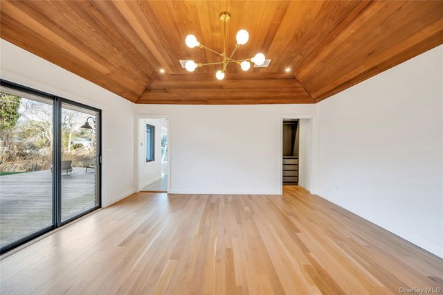 10 Lenape Road, Southampton, NY 11968