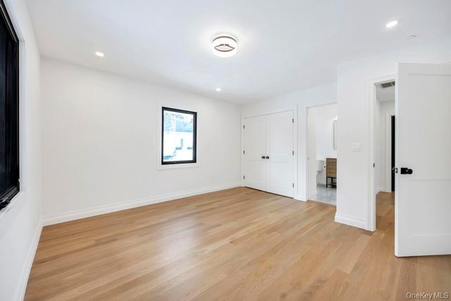 10 Lenape Road, Southampton, NY 11968