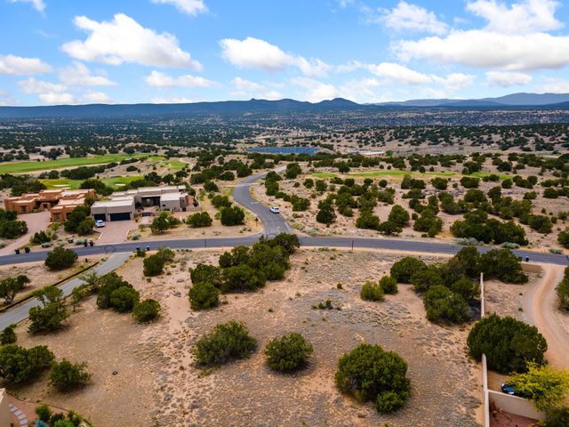 103 Paseo Aragon, Santa Fe, NM 87506