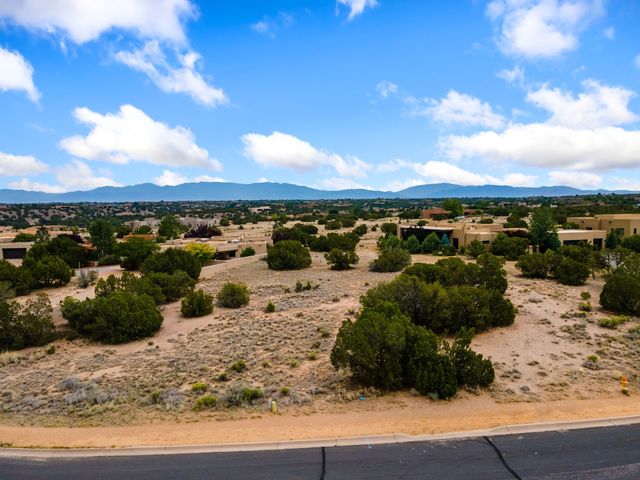 103 Paseo Aragon, Santa Fe, NM 87506