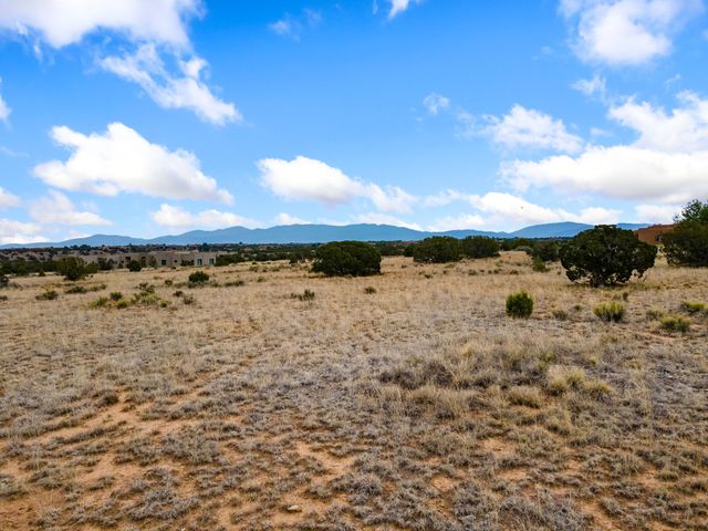 103 Paseo Aragon, Santa Fe, NM 87506