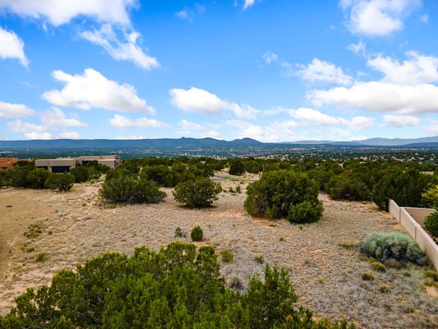 103 Paseo Aragon, Santa Fe, NM 87506