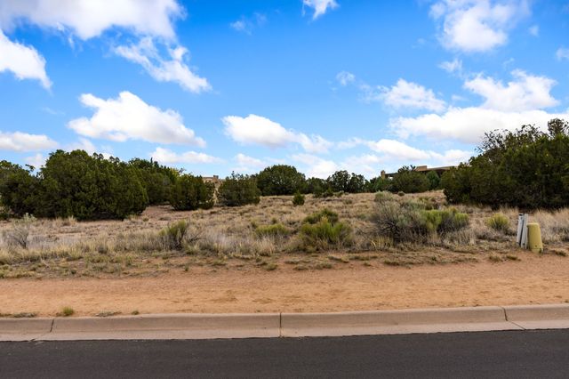 103 Paseo Aragon, Santa Fe, NM 87506