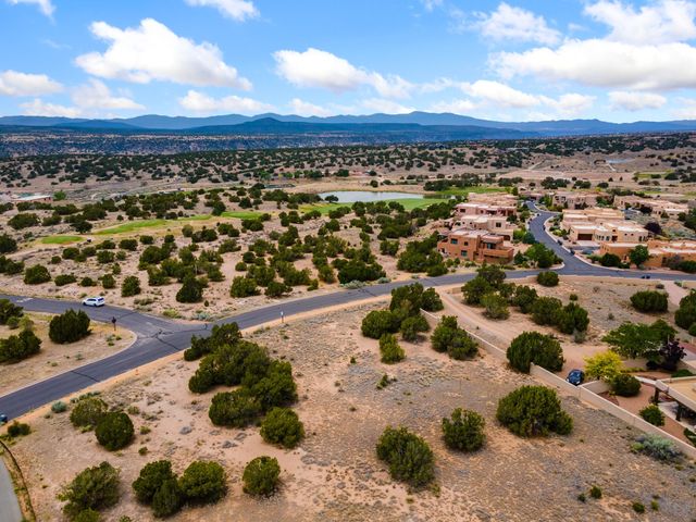 103 Paseo Aragon, Santa Fe, NM 87506