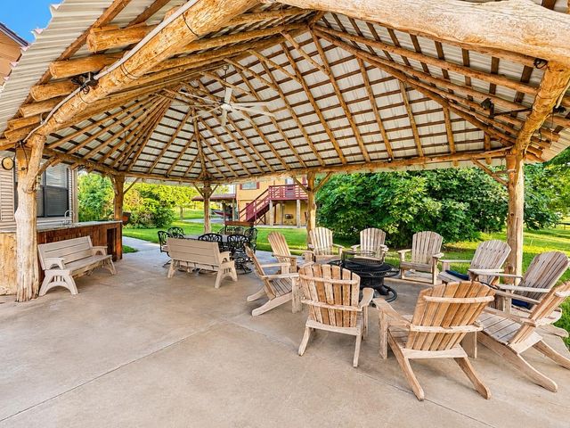 129 Selkirk Drive, Bay City, TX 77414