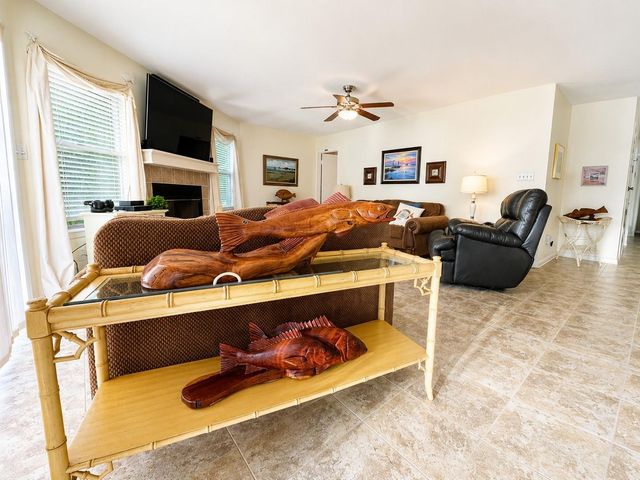 129 Selkirk Drive, Bay City, TX 77414
