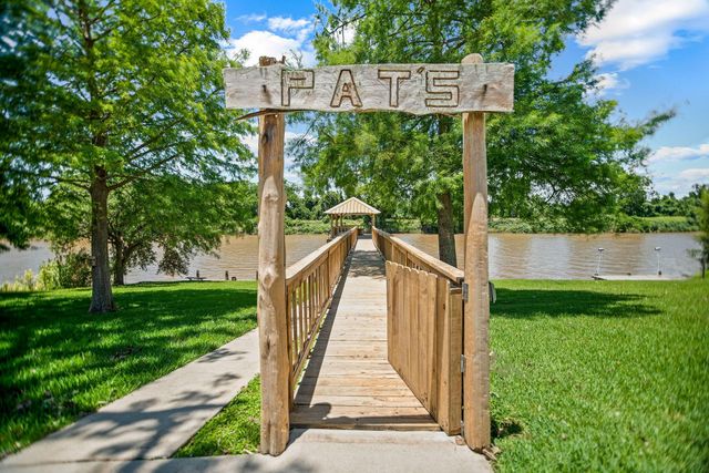 129 Selkirk Drive, Bay City, TX 77414