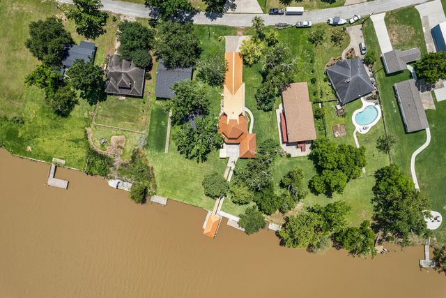 129 Selkirk Drive, Bay City, TX 77414
