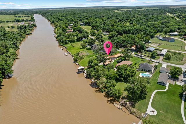 129 Selkirk Drive, Bay City, TX 77414