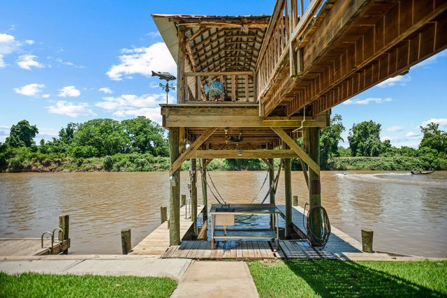 129 Selkirk Drive, Bay City, TX 77414