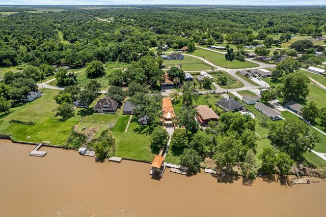 129 Selkirk Drive, Bay City, TX 77414