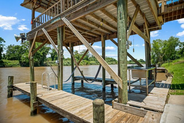 129 Selkirk Drive, Bay City, TX 77414