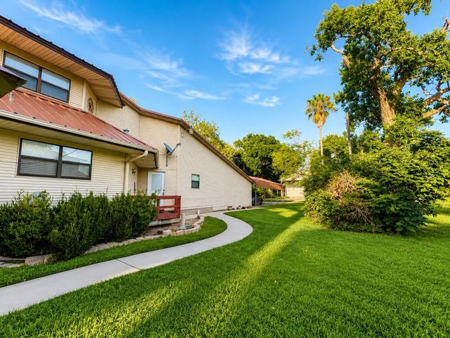 129 Selkirk Drive, Bay City, TX 77414