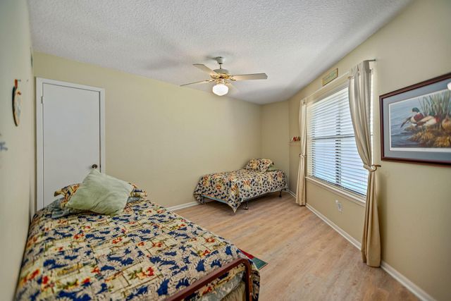 129 Selkirk Drive, Bay City, TX 77414