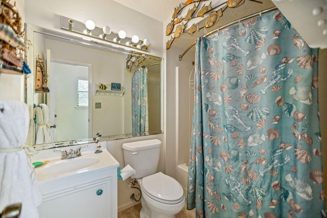 129 Selkirk Drive, Bay City, TX 77414