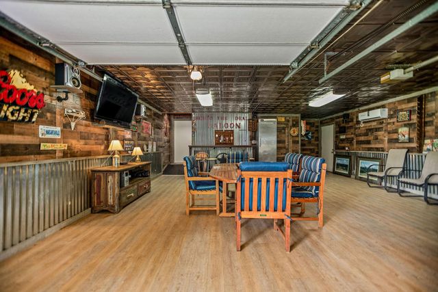129 Selkirk Drive, Bay City, TX 77414