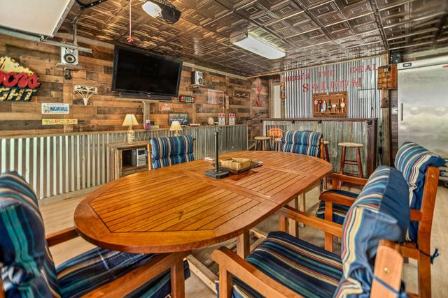129 Selkirk Drive, Bay City, TX 77414