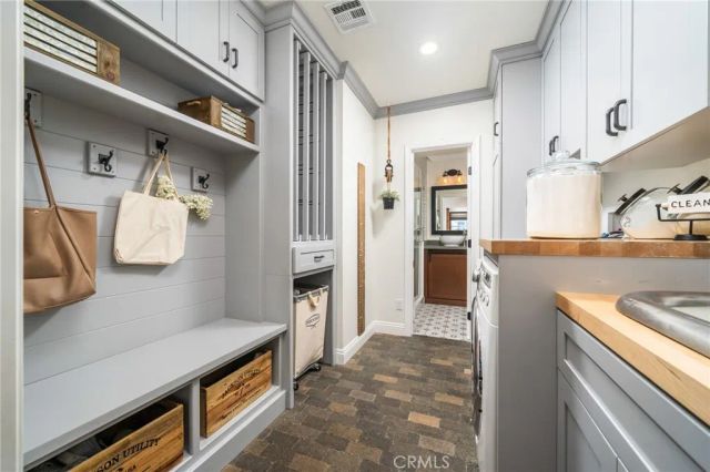 1025 Kent Drive, Claremont, CA 91711