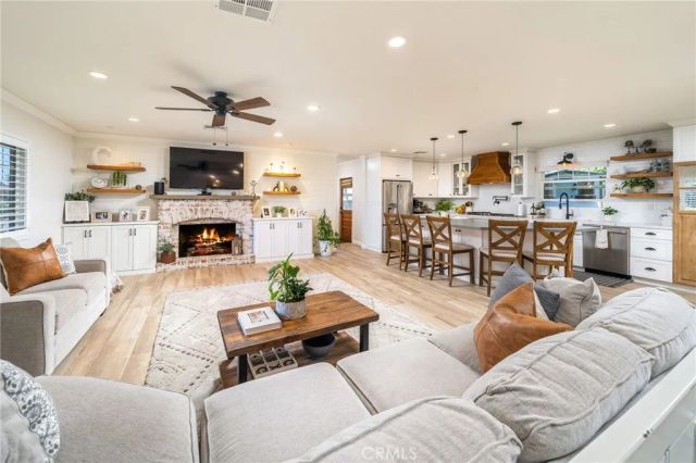 1025 Kent Drive, Claremont, CA 91711