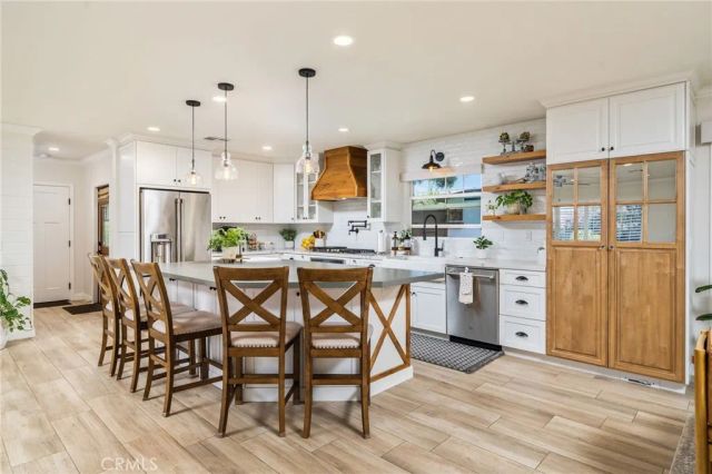 1025 Kent Drive, Claremont, CA 91711