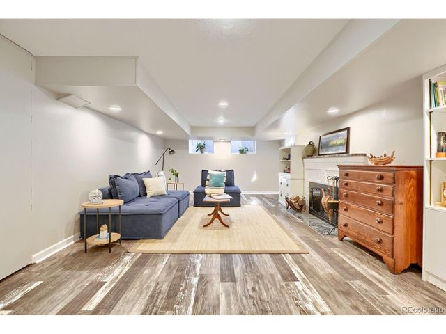 6235 E 17th Avenue Pkwy, Denver, CO 80220