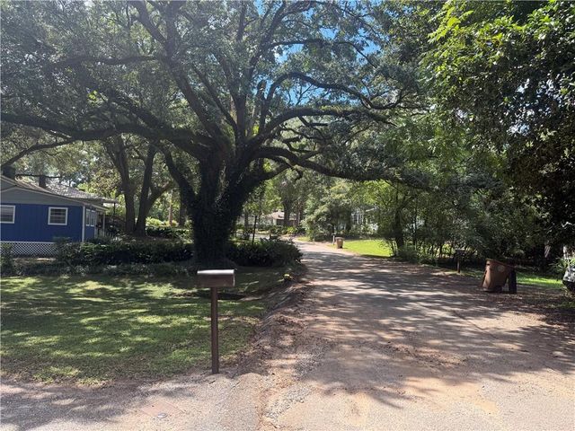 5105 Norton Lane, Mobile, AL 36608