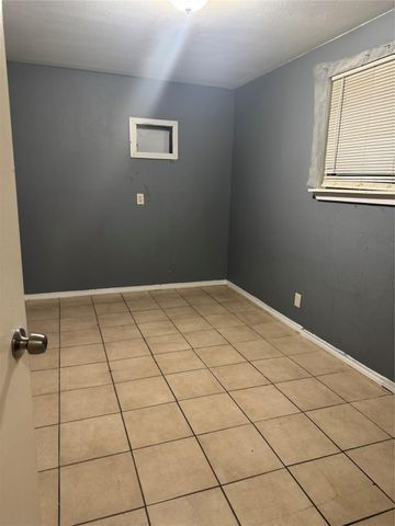 9312 Manchester Street, Houston, TX 77012