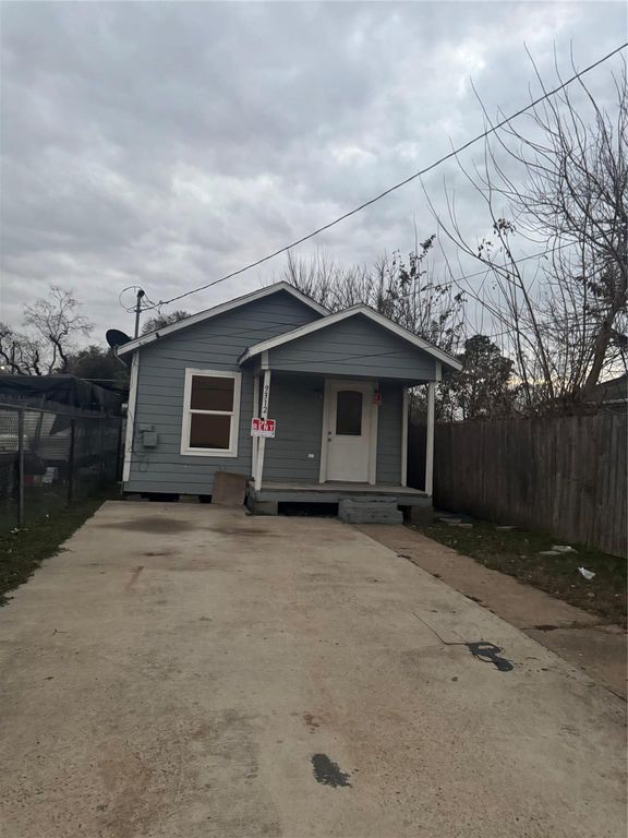 9312 Manchester Street, Houston, TX 77012