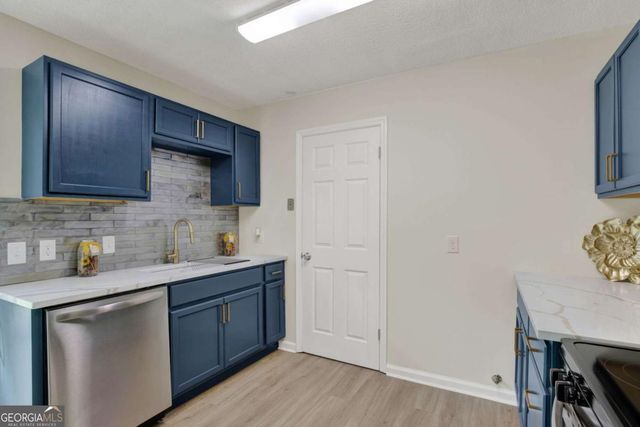 325 Forrest Avenue, Savannah, GA 31404