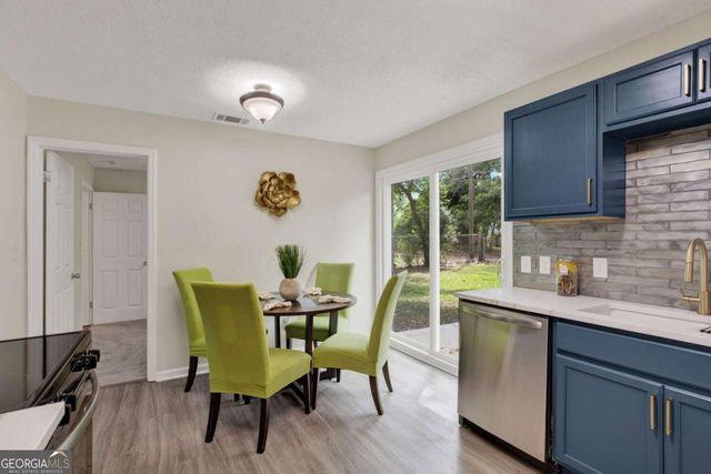 325 Forrest Avenue, Savannah, GA 31404