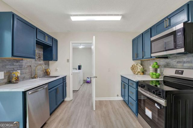 325 Forrest Avenue, Savannah, GA 31404