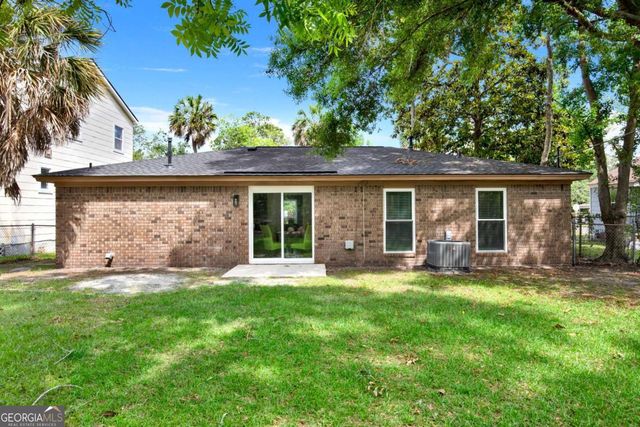 325 Forrest Avenue, Savannah, GA 31404