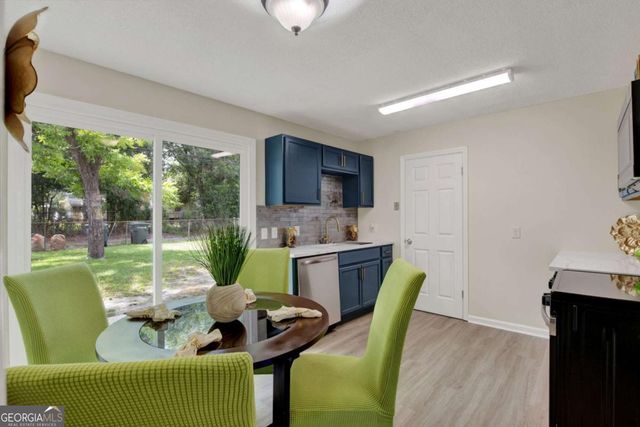 325 Forrest Avenue, Savannah, GA 31404