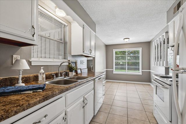 4379 HUNT CLIFF TRCE, Memphis, TN 38128