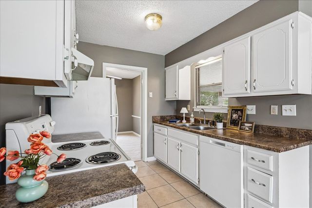 4379 HUNT CLIFF TRCE, Memphis, TN 38128