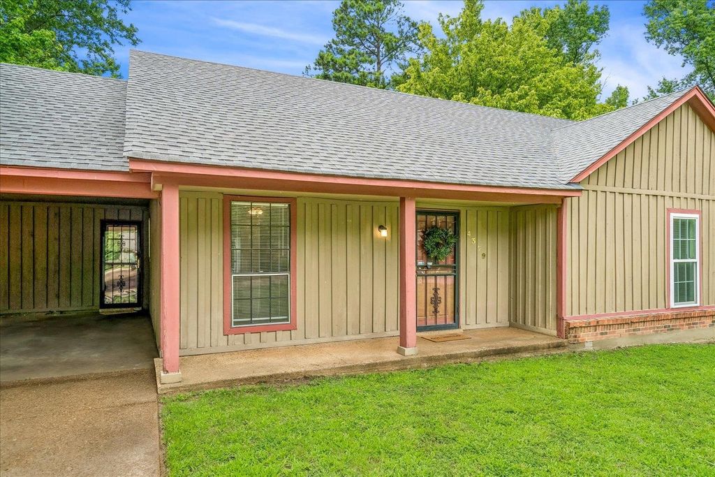 4379 HUNT CLIFF TRCE, Memphis, TN 38128