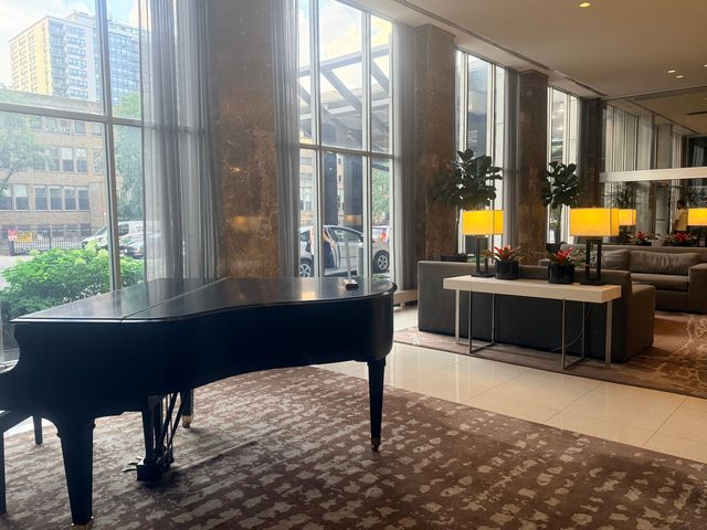 655 W Irving Park Road 716, Chicago, IL 60613