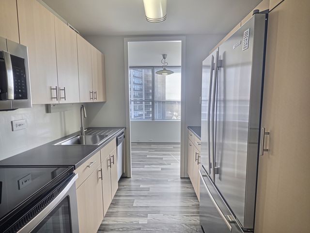 655 W Irving Park Road 716, Chicago, IL 60613