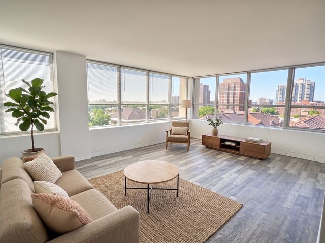 655 W Irving Park Road 716, Chicago, IL 60613