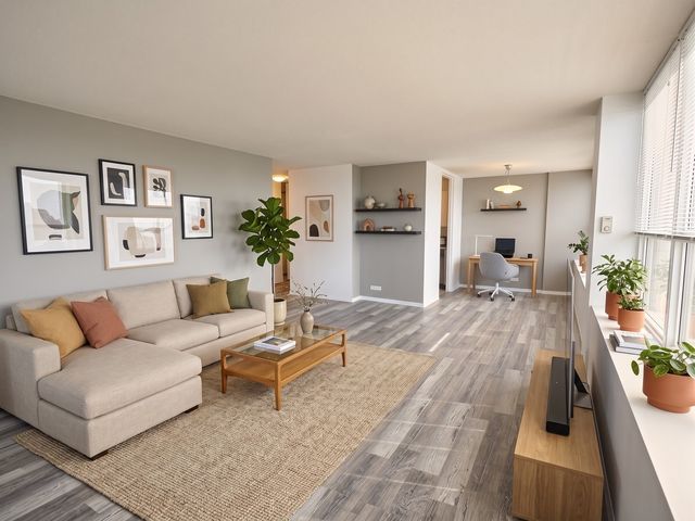 655 W Irving Park Road 716, Chicago, IL 60613