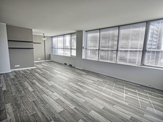 655 W Irving Park Road 716, Chicago, IL 60613