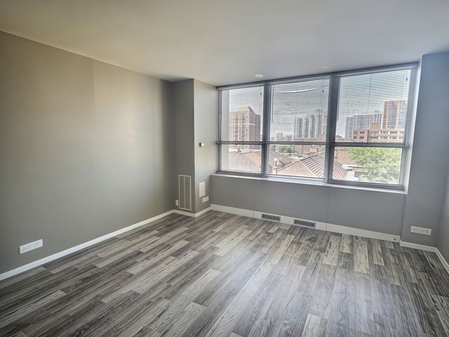 655 W Irving Park Road 716, Chicago, IL 60613
