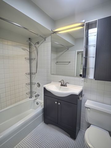 655 W Irving Park Road 716, Chicago, IL 60613