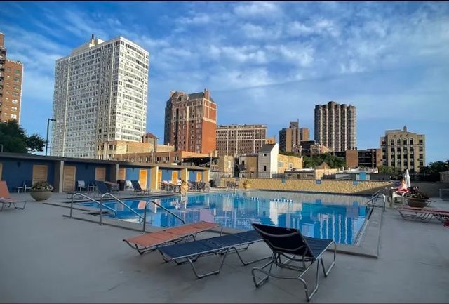 655 W Irving Park Road 716, Chicago, IL 60613